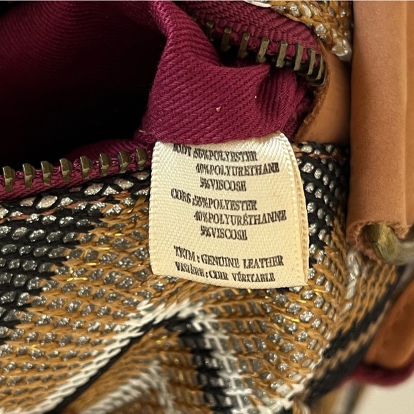 Purse, Miss Albright, black/tan/white chevron pattern, leather trim, EUC!! - Picture 10 of 14